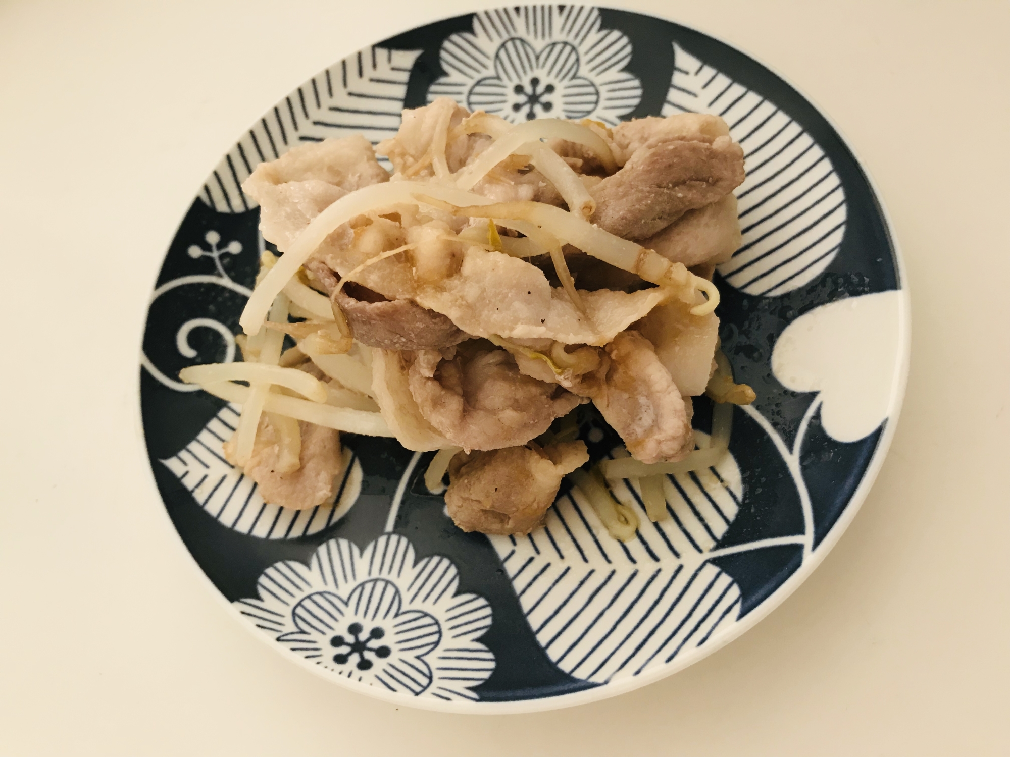 味付け１つ。包丁いらず、レミパンで簡単豚肉料理。