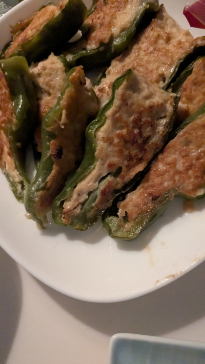 チーズ入りピーマンの肉詰め