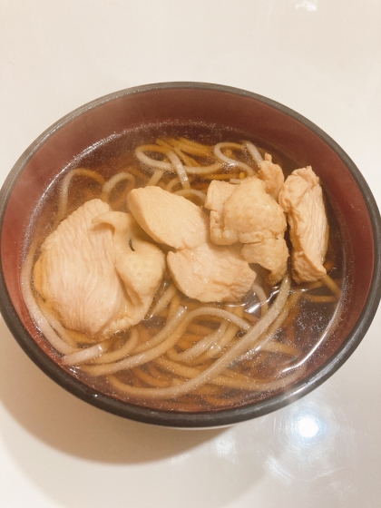 牛肉がなかったので鶏肉のせました〜♡
おでんの残りで美味しい蕎麦ができて嬉しいです☺️⭐️⭐️