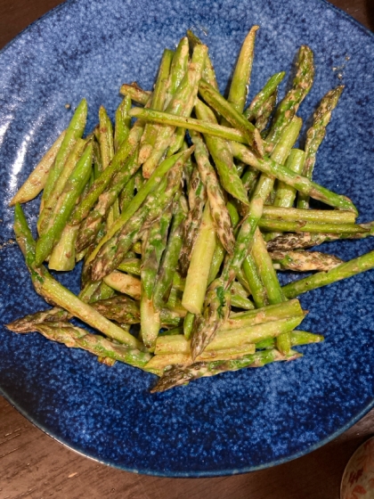 お弁当に・付け合せに、アスパラのマヨネーズ炒め