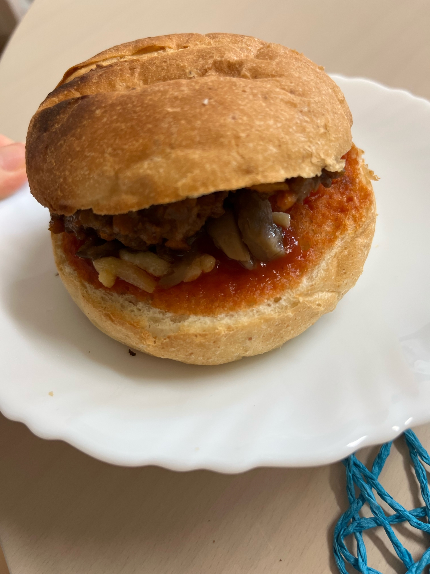 残ったキーマカレーでハンバーガー