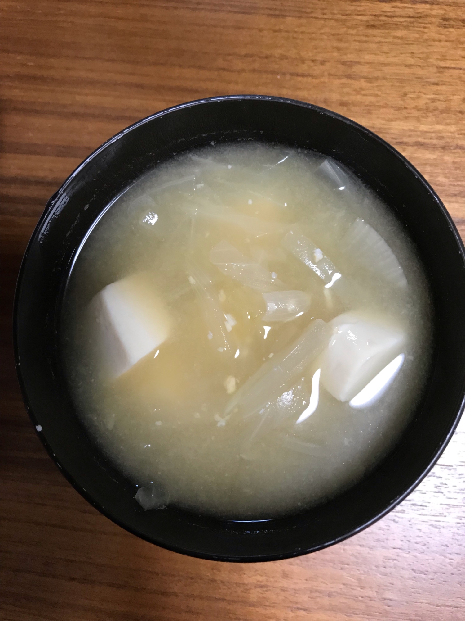 天然だしパックを使って玉ねぎと豆腐の味噌汁♩