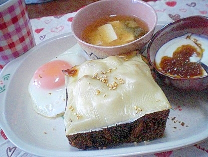 「味付け豚肉＆とろ～りチーズのトースト」　　♪♪