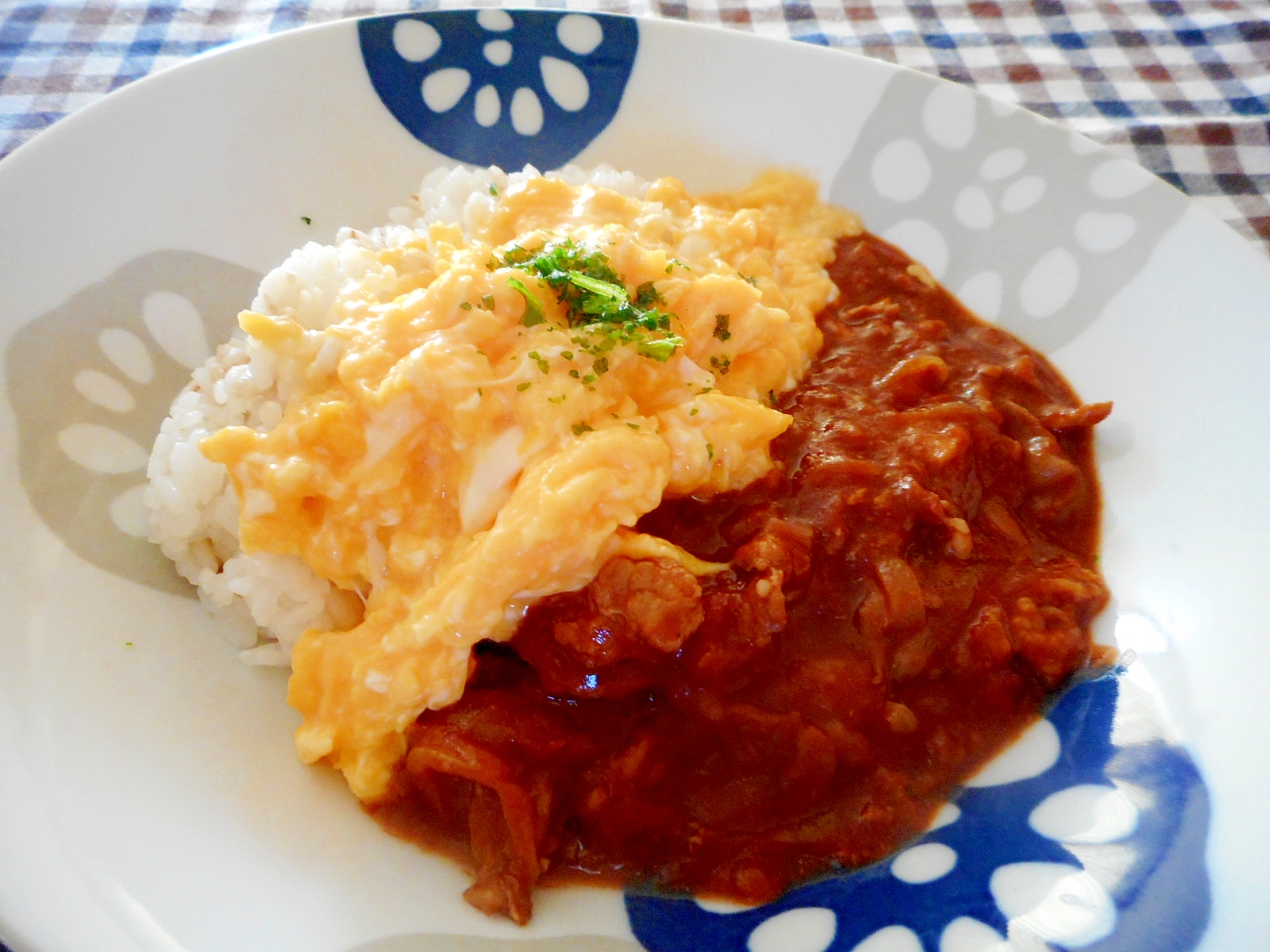 レトルトハヤシでとろとろオムハヤシ