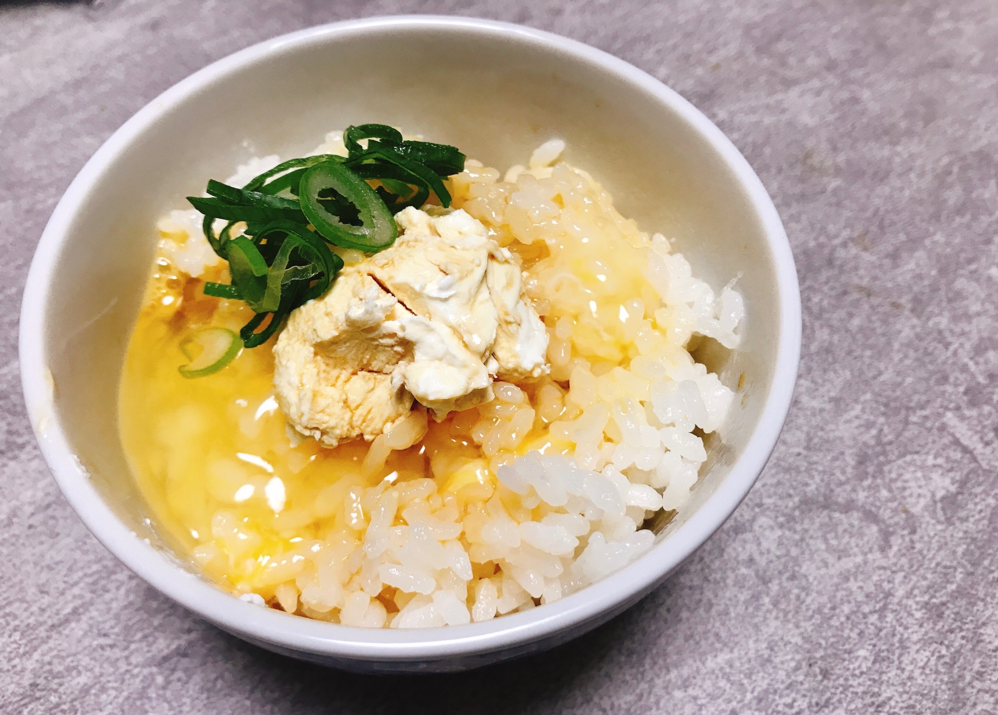 絶品 クリームチーズのせ卵かけご飯 レシピ 作り方 By Yoshimin Cooking 管理栄養士 楽天レシピ