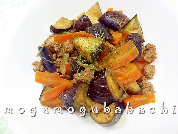 なすと人参のひき肉炒め レシピ 作り方 By もぐもぐばばち 楽天レシピ