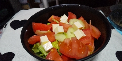 ☆トマト☆きゅうり☆チーズのグリーンサラダ