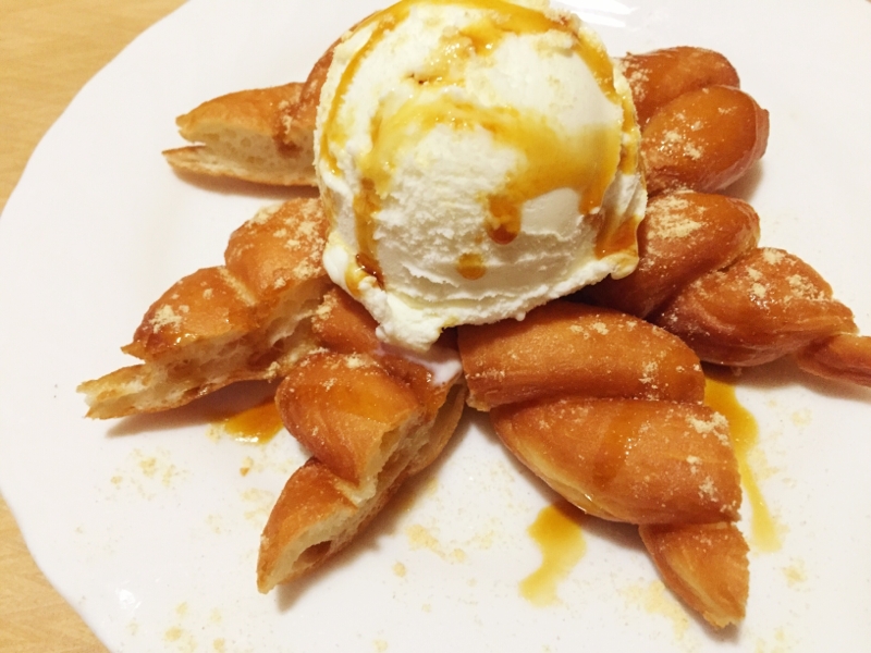 焼きドーナッツのアイスクリーム添え カラメルソース レシピ 作り方 By たかまさ 楽天レシピ 焼きドーナッツのアイスクリーム添え カラメルソース レシピ 作り方 By たかまさ 楽天レシピ