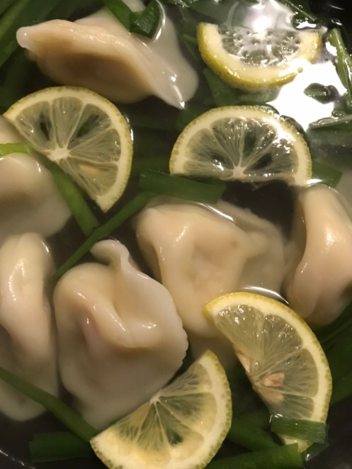 餃子とニラのレモン鍋