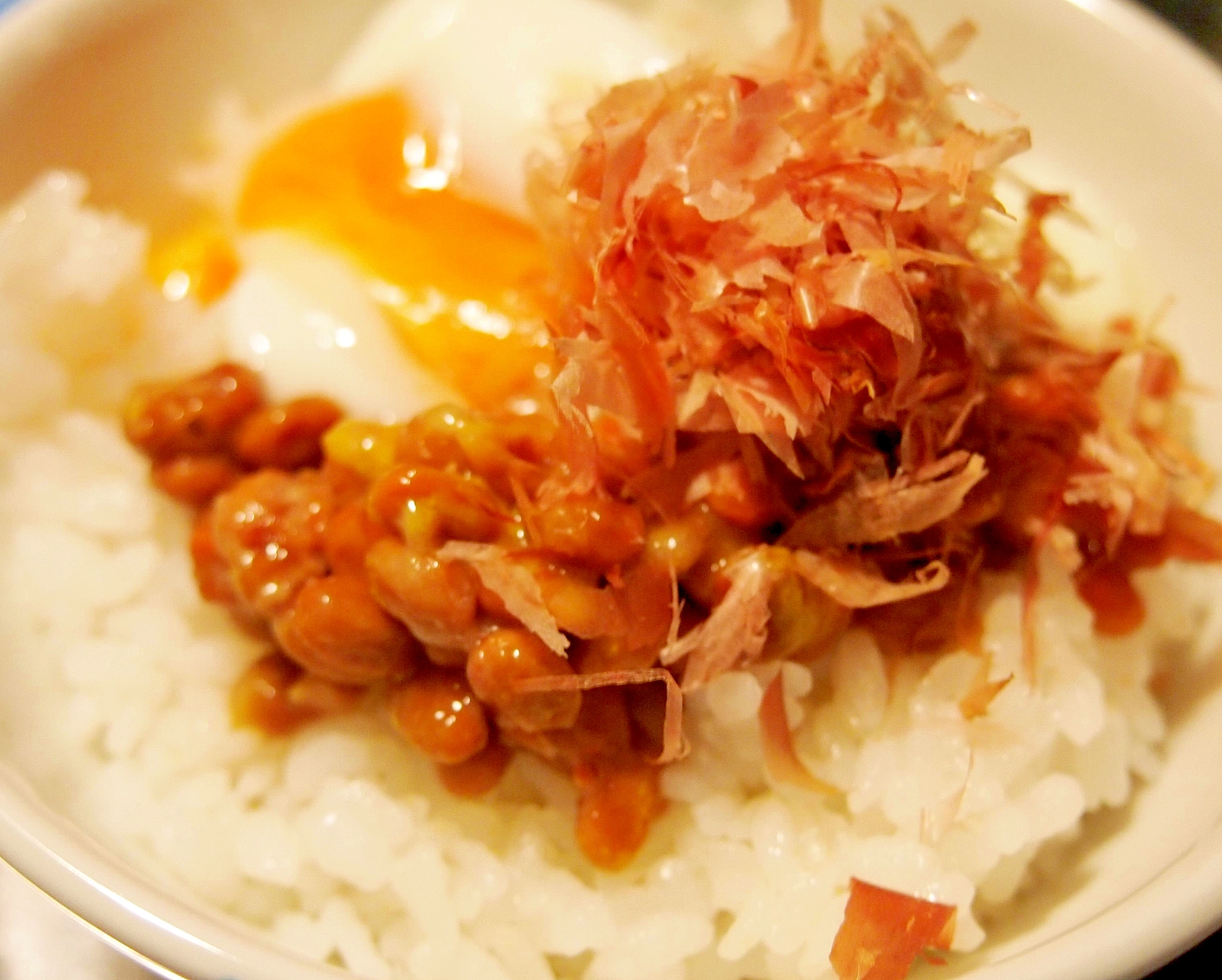 かんたん！レンチン卵納豆丼