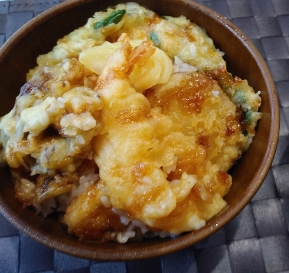 簡単においしいたれが作れて、市販の天ぷらで即席天丼ができました！休日ランチに、おいしく頂きました♪