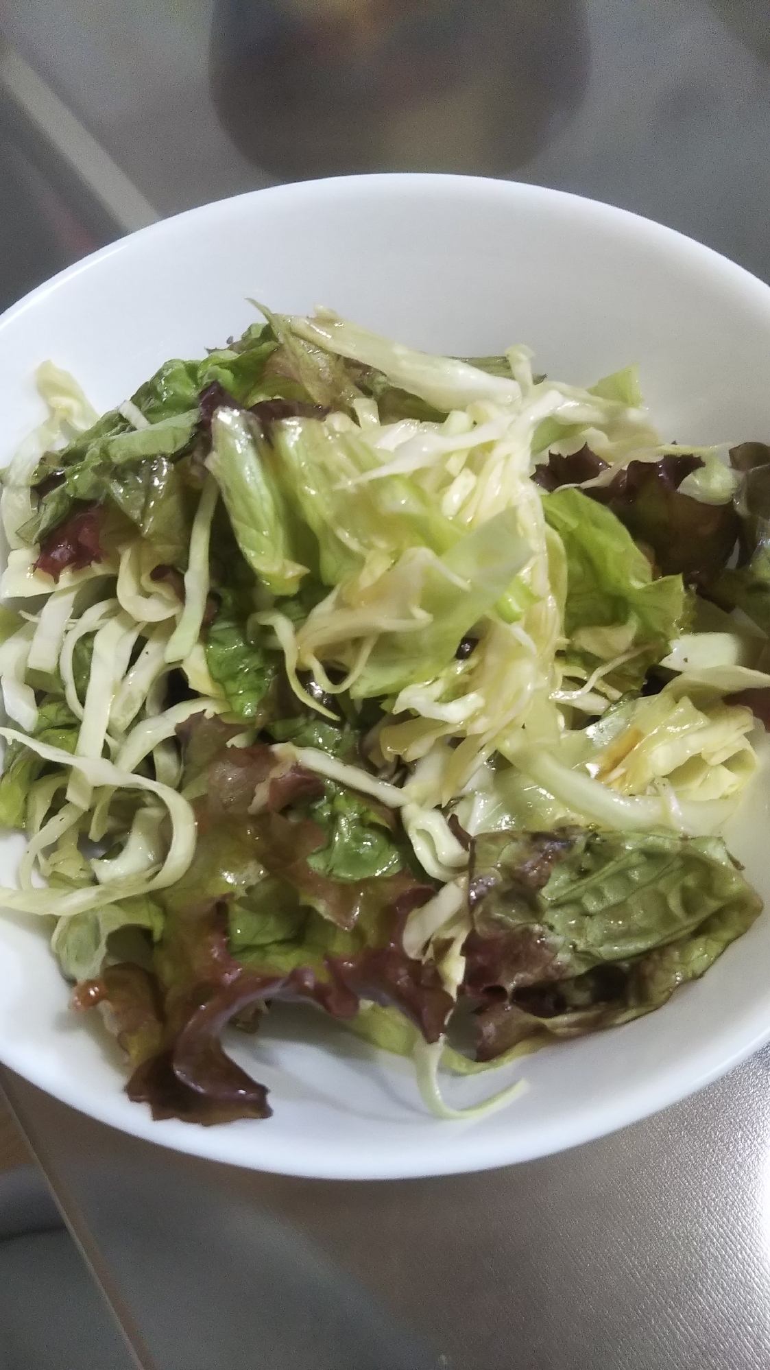 サニーレタスとキャベツのサラダ