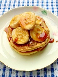 カラメルが香ばしいバナナパンケーキ