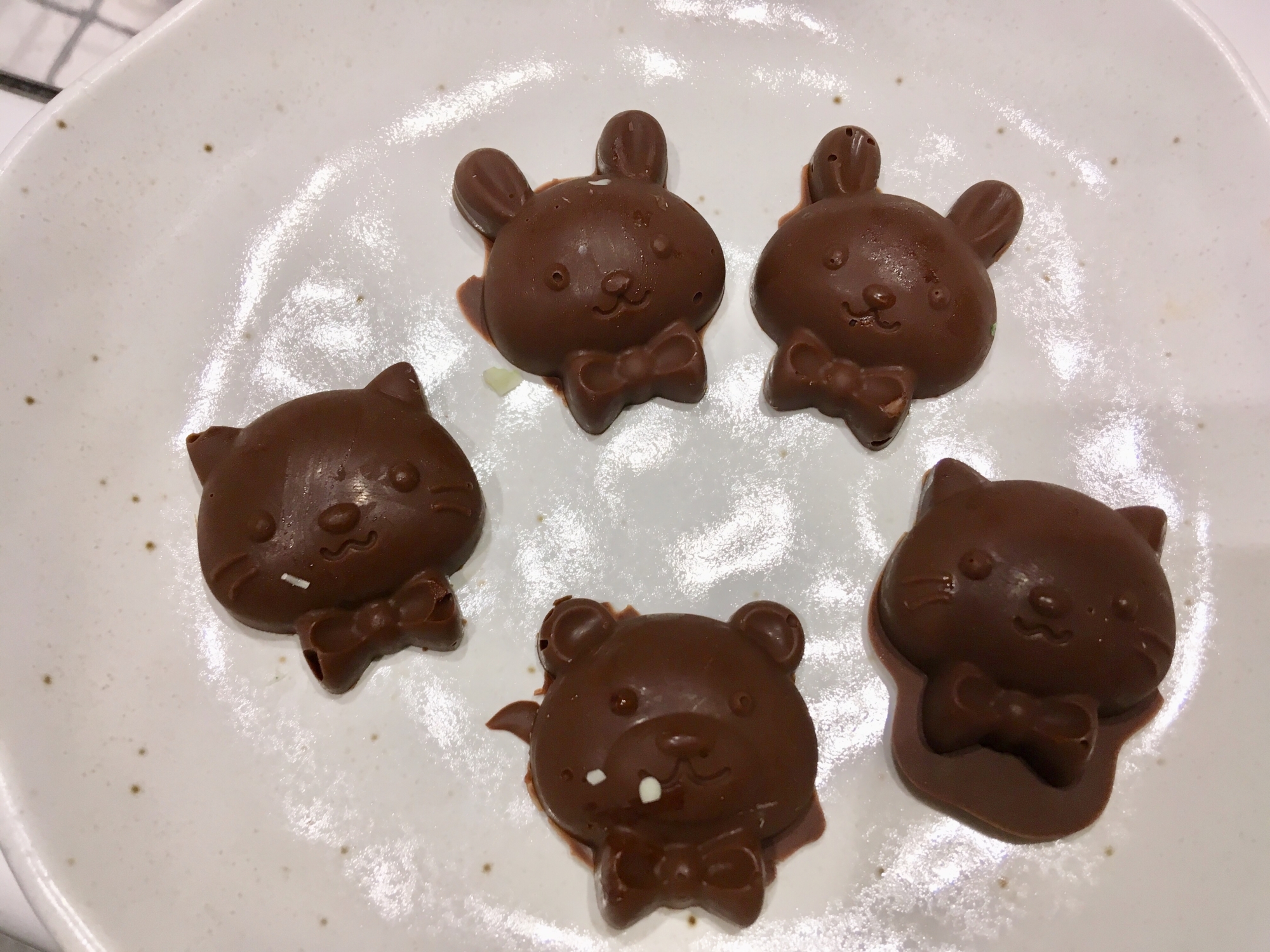 今話題のダイソーシリコン型で バレンタインチョコ レシピ 作り方 By Rrのママ 楽天レシピ 今話題のダイソーシリコン型で バレンタインチョコ レシピ 作り方 By Rrのママ 楽天レシピ