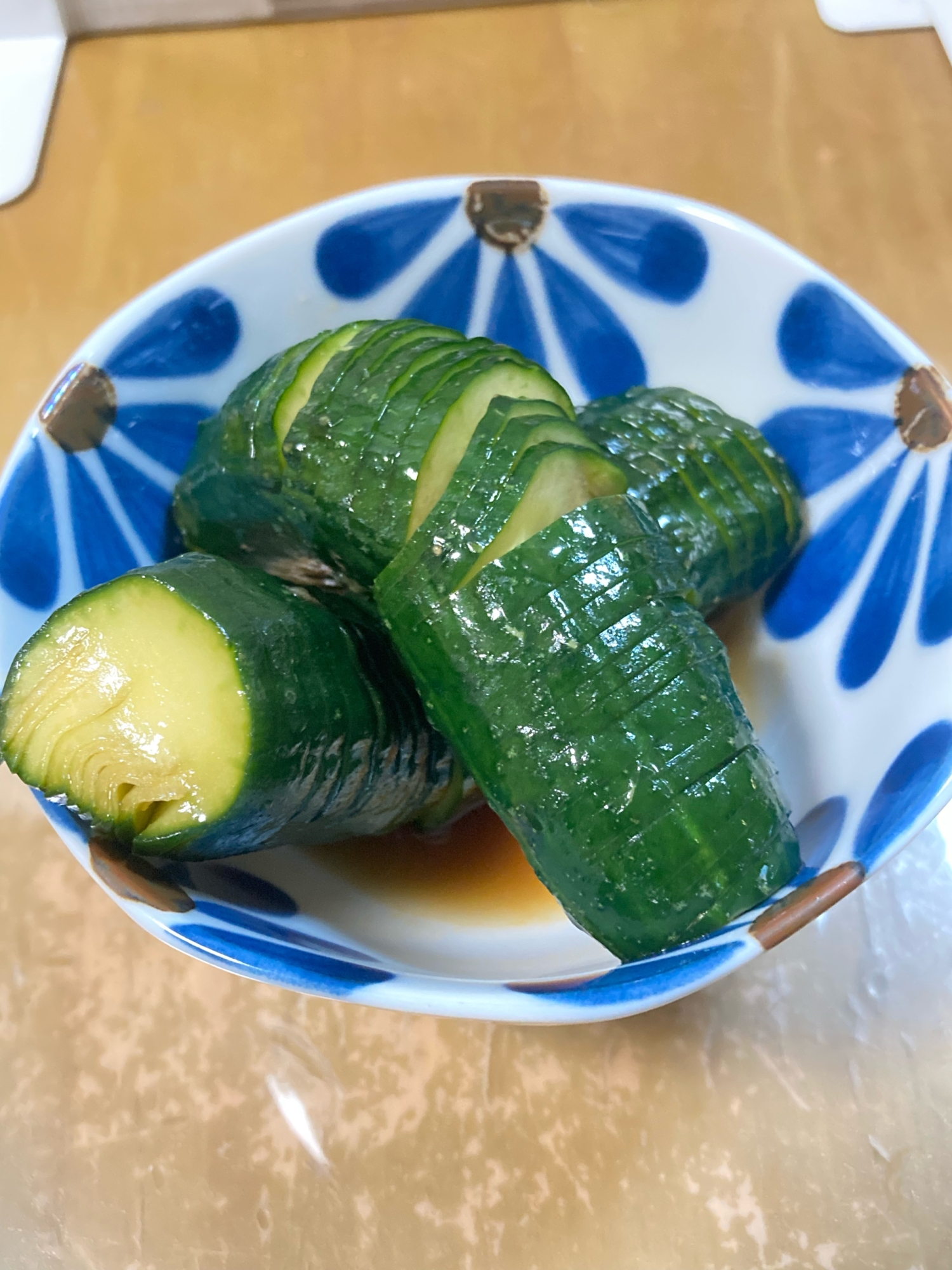 食べ応え抜群！生姜とラー油のピリ辛きゅうり