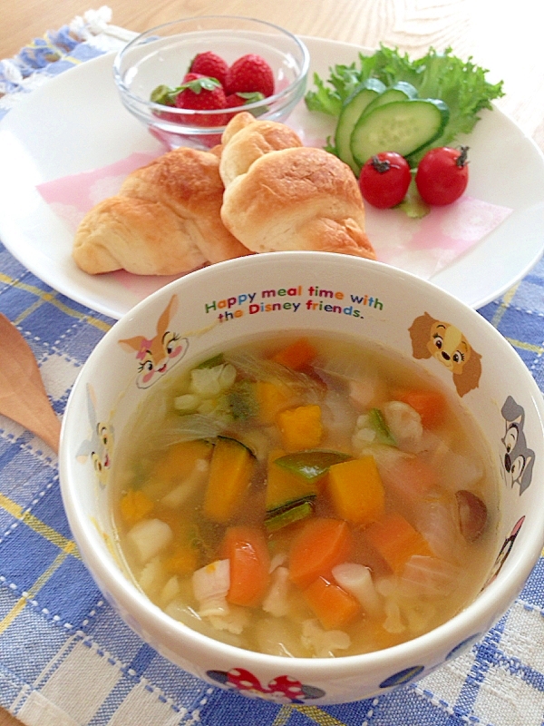 朝スープ☆簡単 クズ野菜deコンソメスープ♪