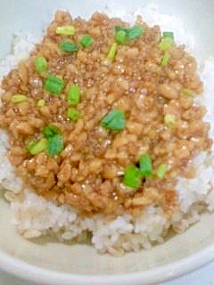 ひきわりミンチ丼