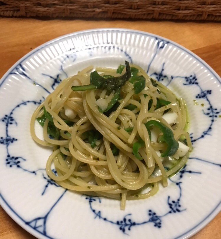 イカとピーマンのバジルソースパスタ