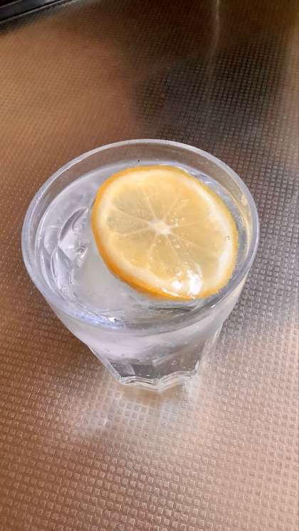 炭酸レモン水