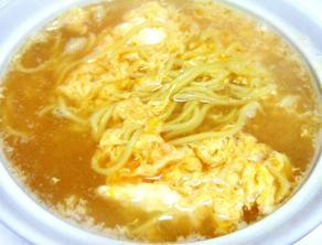 にんにくとしょうがを入れると市販のラーメンスープに負けない旨味が出ますね（*^^*）うまうまです♡