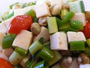 豆腐とわさび味のグリーン豆のサラダ