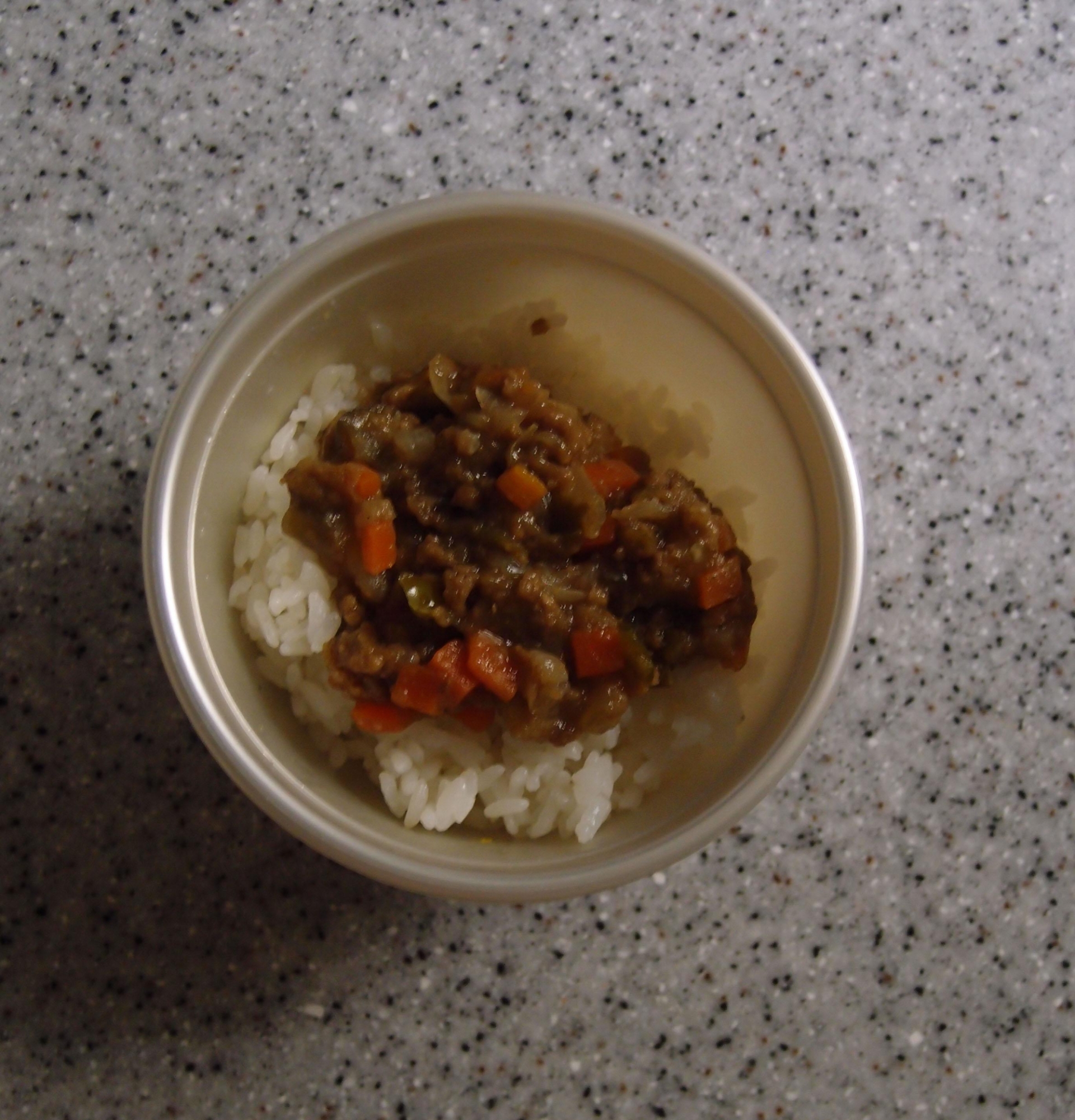 ミンチと人参の味噌炒めのっけご飯