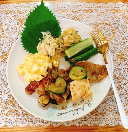炒り豆腐（小松菜・人参・たまご・カニかま・豚こま）