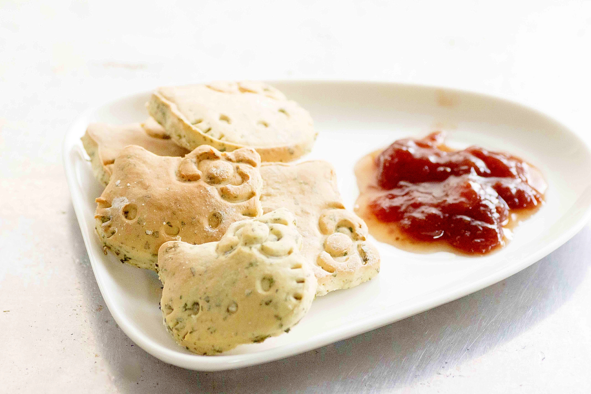 レモンバームでレモン風味のプロテインクッキー