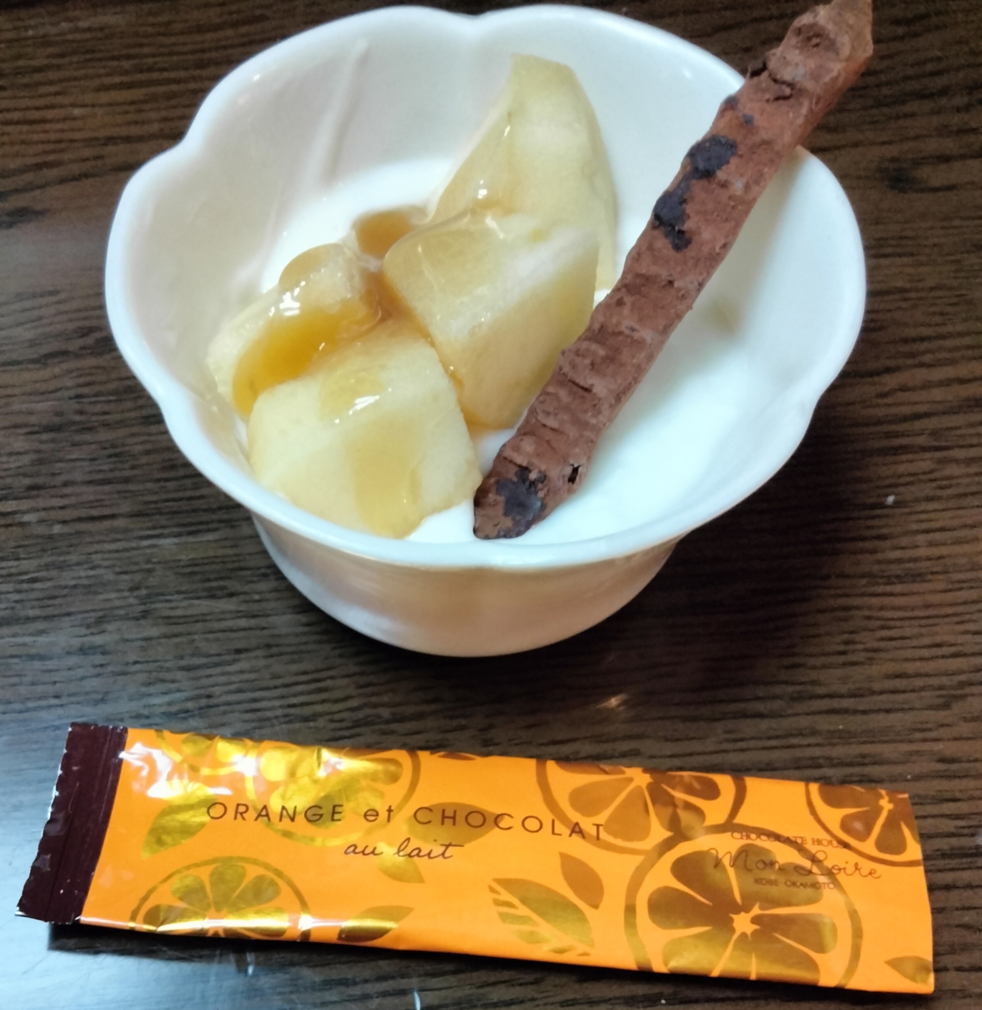 今日のヨーグルト♡りんご&オレンジチョコ