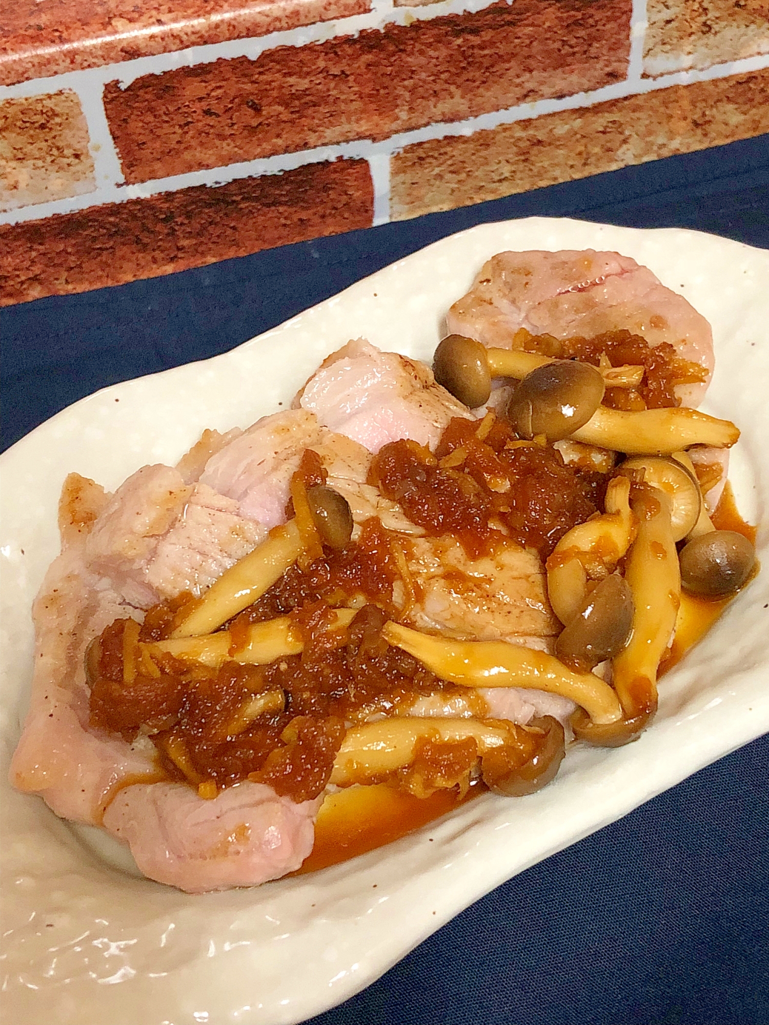 ポークソテー きのことりんごのソース