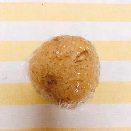 残った炊き込みご飯deᕷ*しば漬けおにぎりꕤ୭*