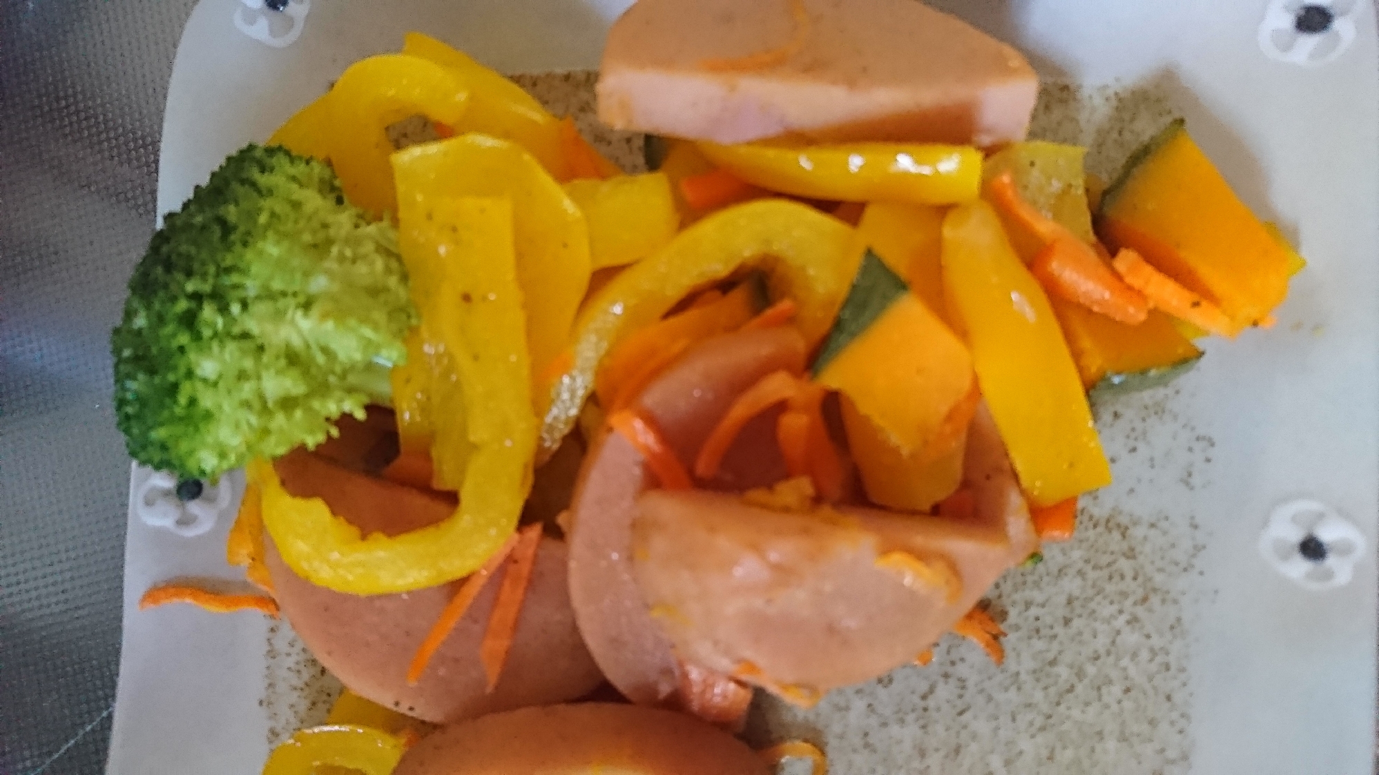 副菜に！パプリカとベビーハムの炒め物