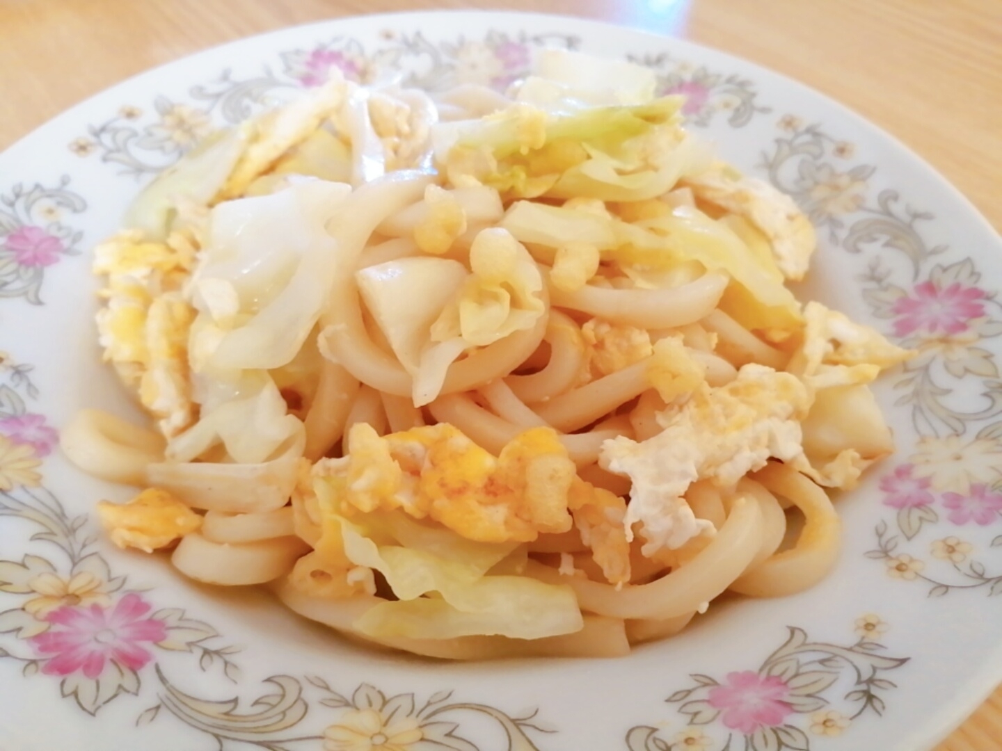 揚げ玉入り☆キャベツと卵の焼きうどん