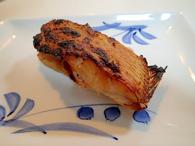 鯛の切り身の味噌焼き