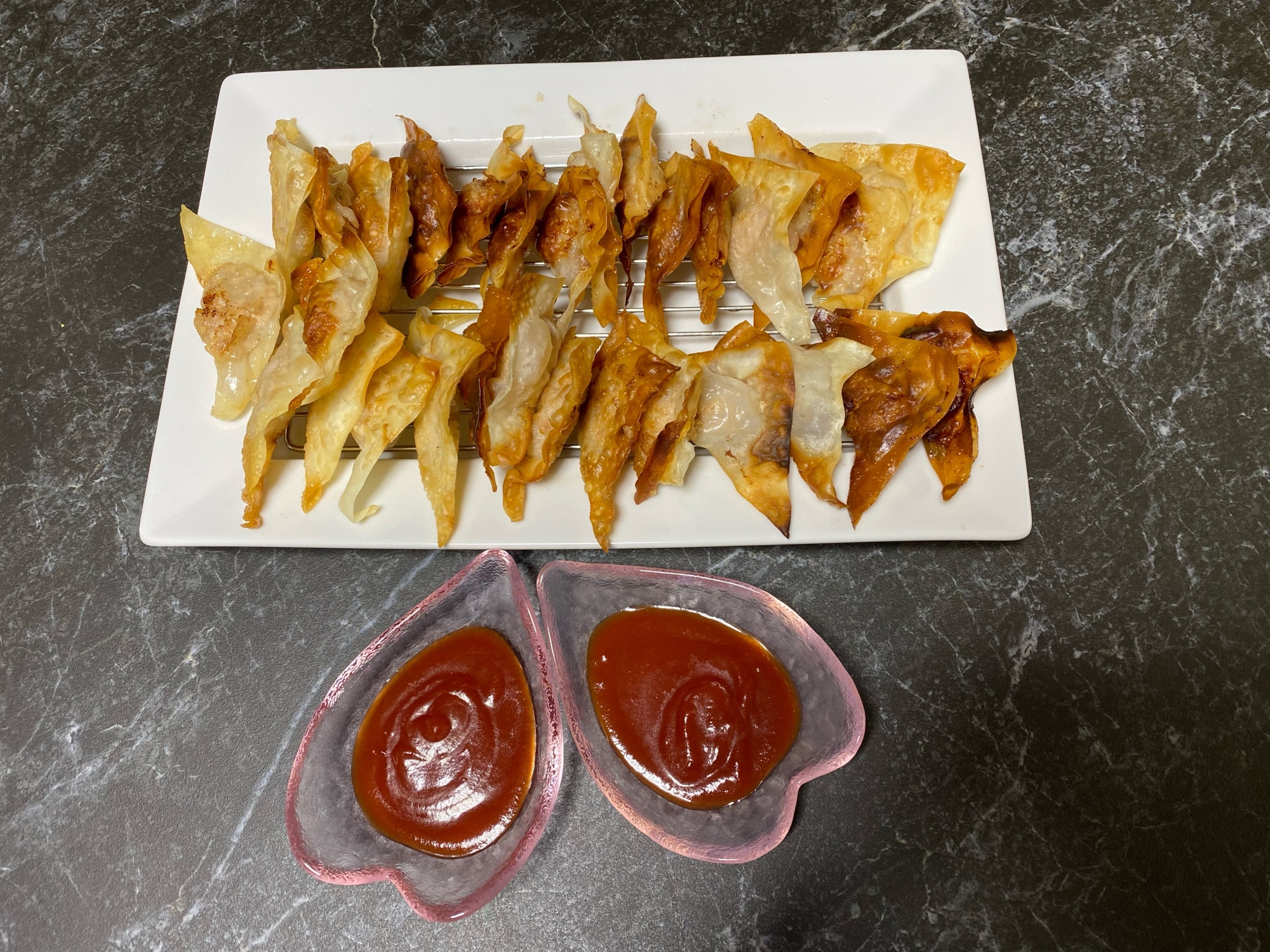 カリカリの食感！揚げ焼きワンタン