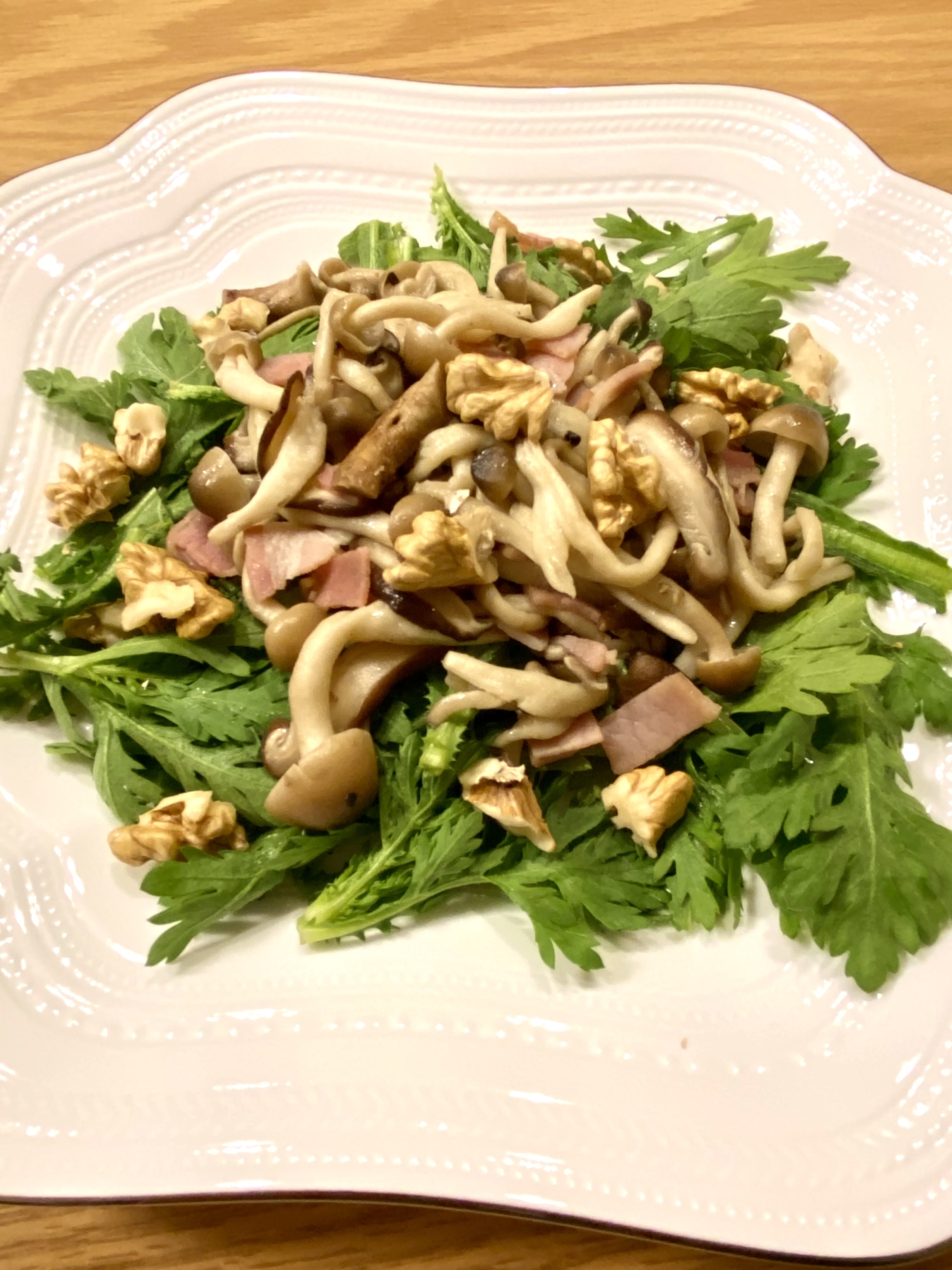 きのこのベーコン炒めと春菊のサラダ レシピ 作り方 By ベジミキ 楽天レシピ