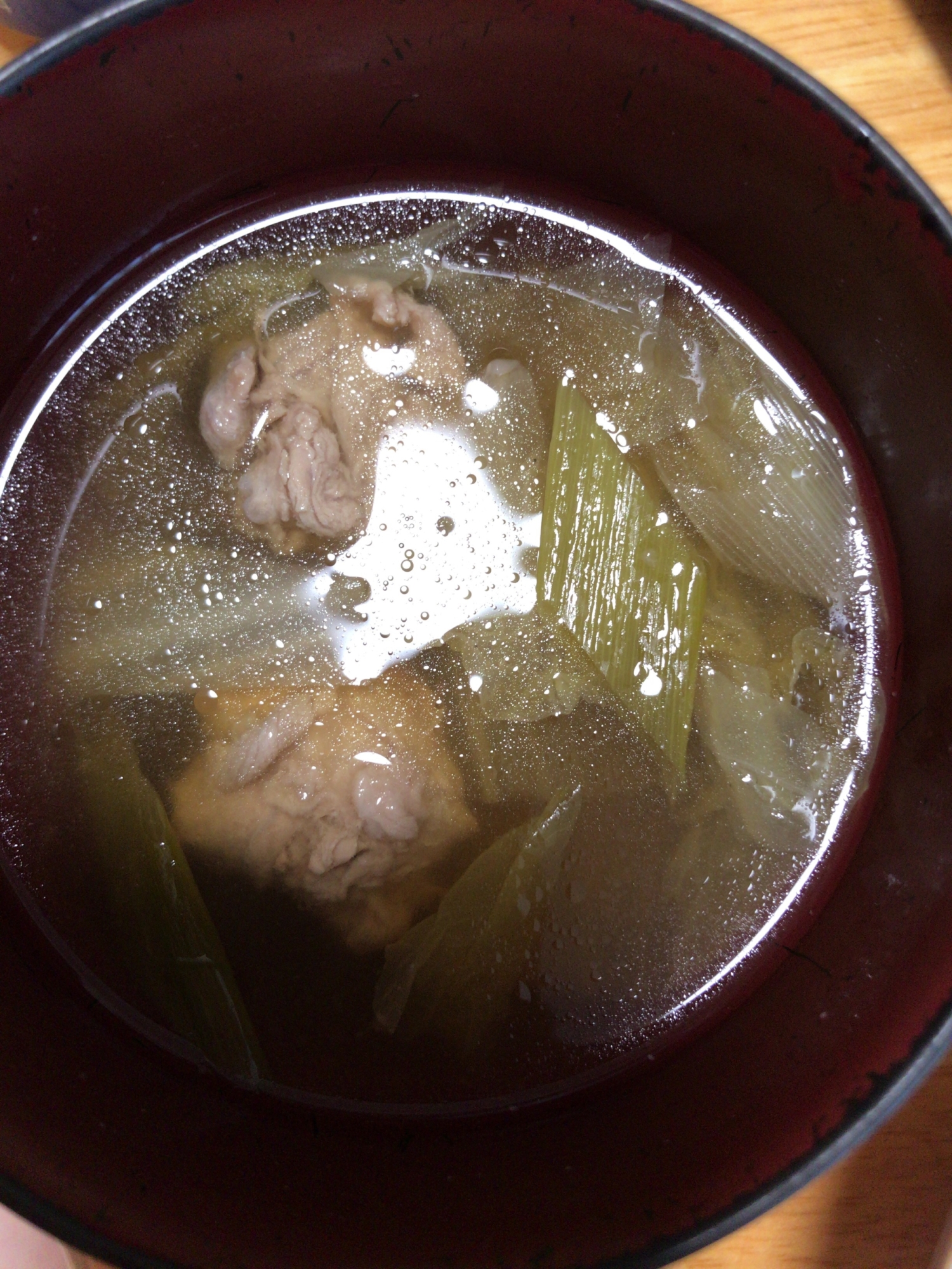 豚肉入り中華スープ