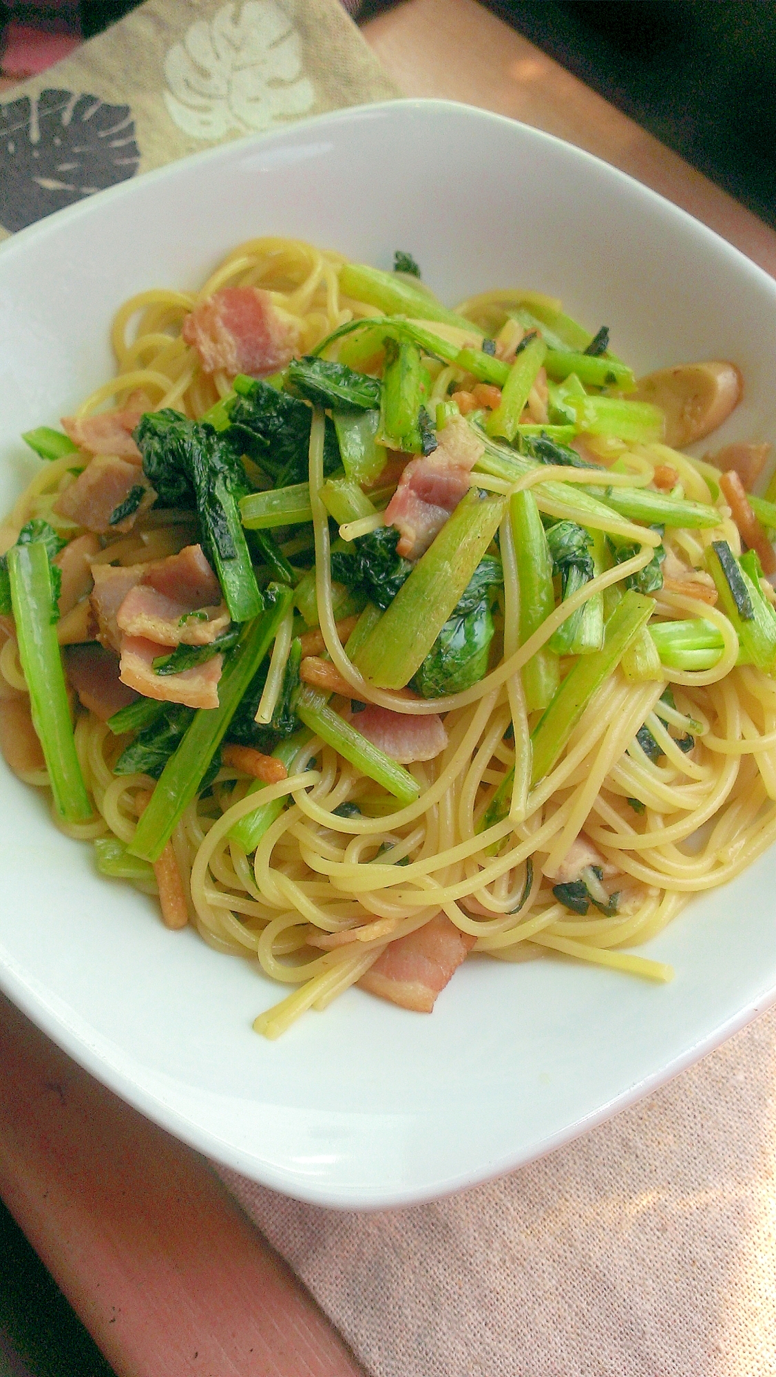 簡単！お茶漬けの元で小松菜とベーコンのパスタ♪