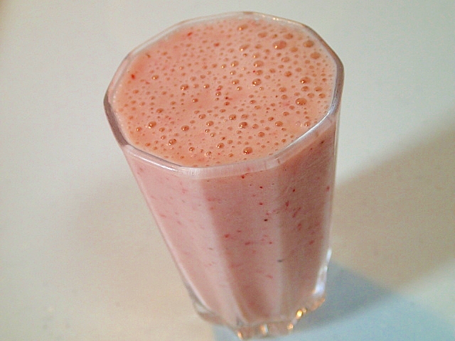 黒酢入り バナナと苺の乳酸ミルクジュース♪