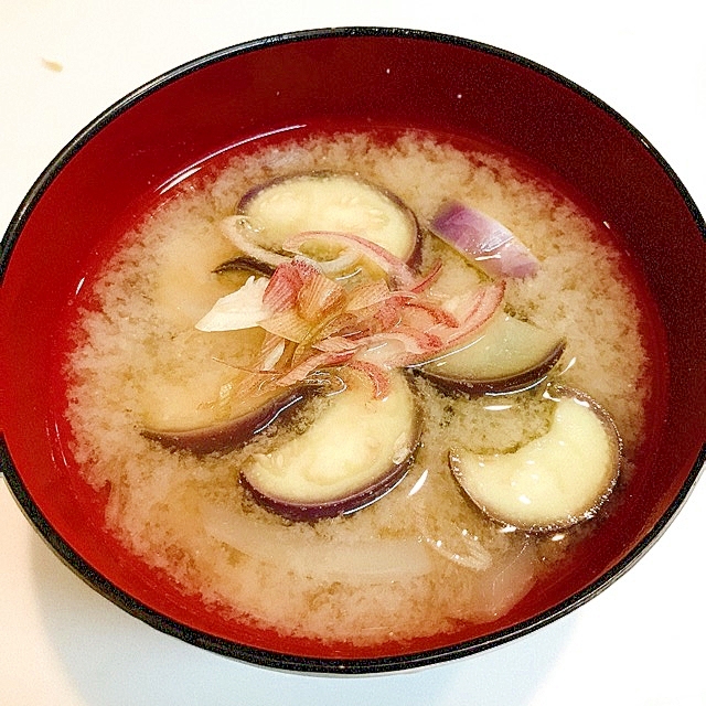 茄子と玉ねぎの味噌汁♪夏仕様