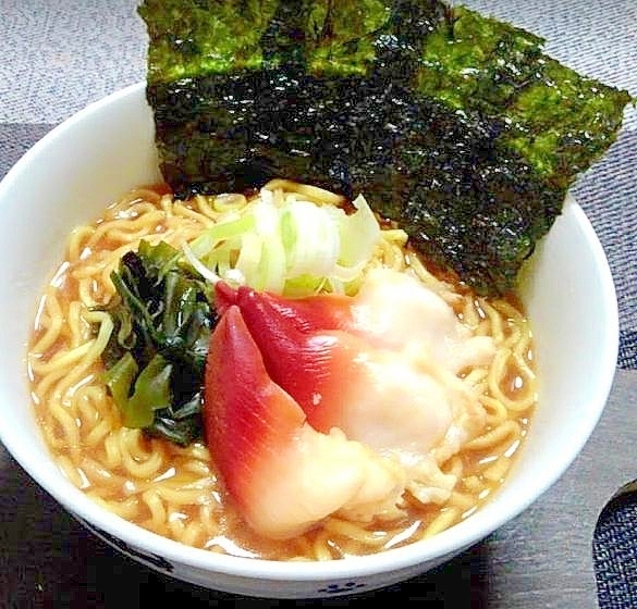 ホッキ貝わかめと長ねぎの磯の味香る醤油ラーメン