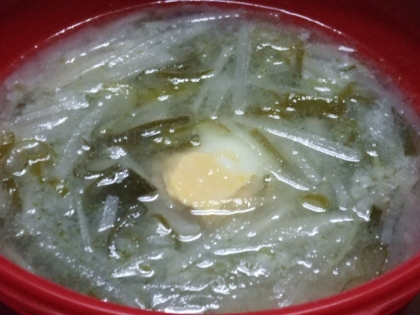 鶏ガラからスープを作って野菜を煮込みました。やさしい味でとってもおいしかったです。