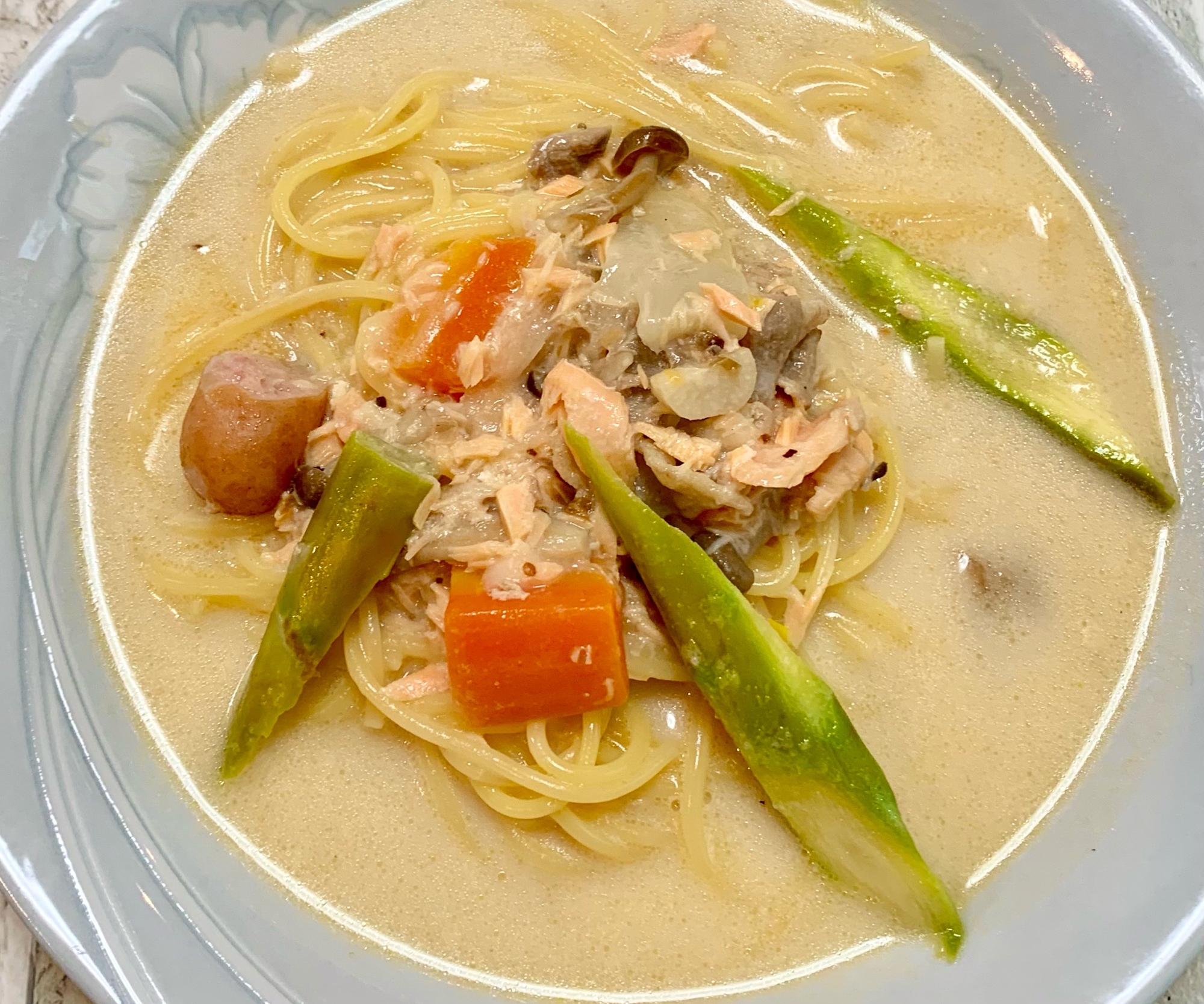 シチューdeリメイク! 鮭とアスパラのスープパスタ