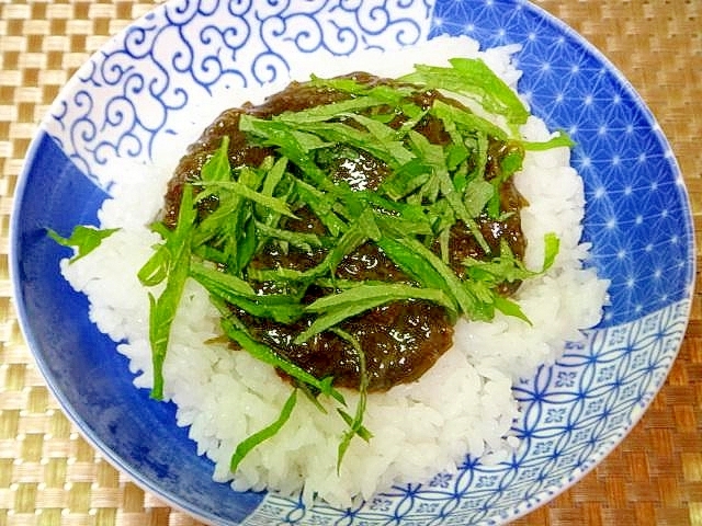 海苔の佃煮入りめかぶ丼