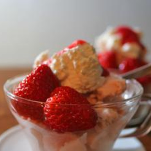 いちごの簡単パフェカップ レシピ 作り方 By Danaemarolo 楽天レシピ いちごの簡単パフェカップ レシピ 作り方 By Danaemarolo 楽天レシピ