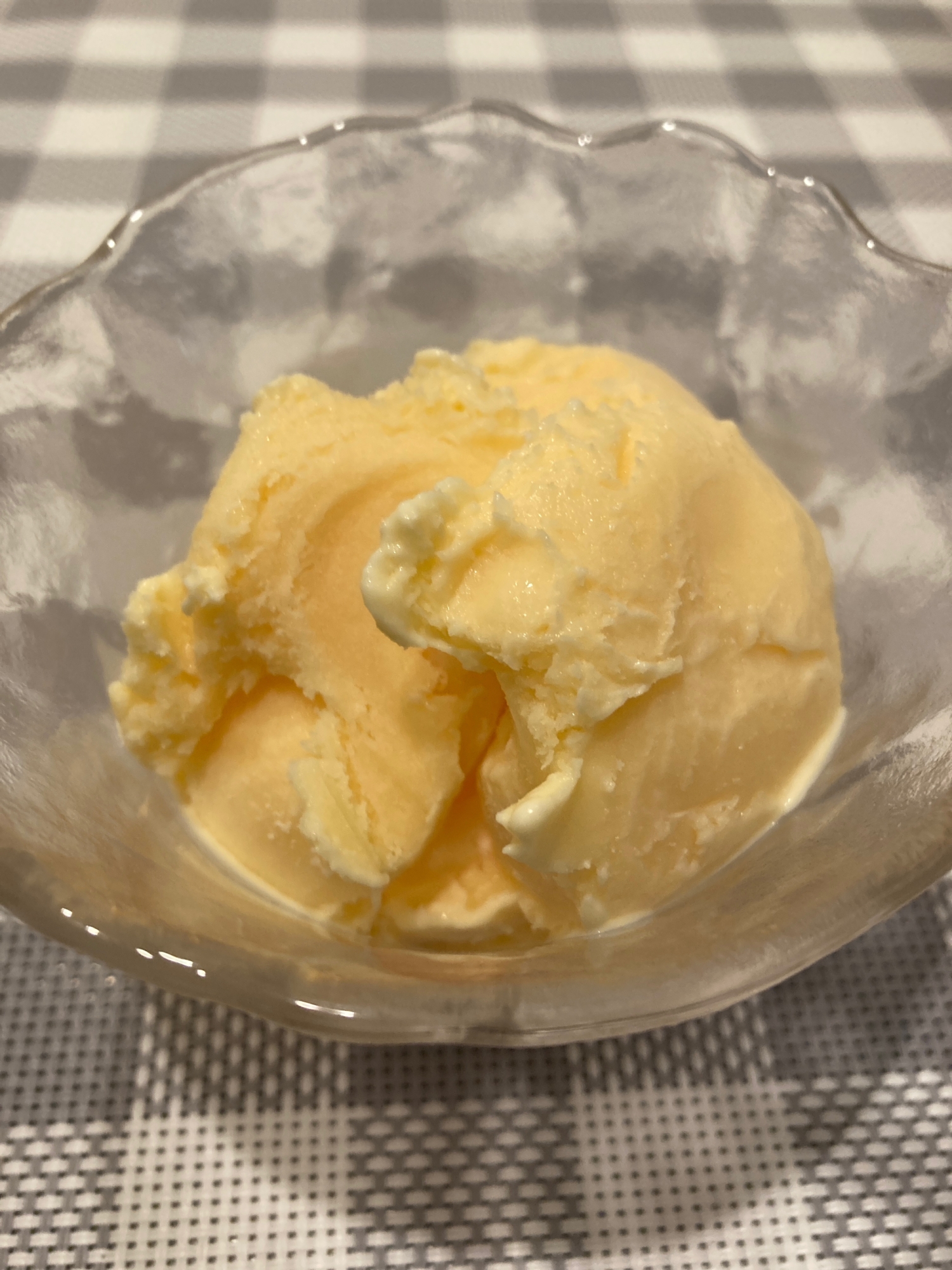材料4つ☆濃厚バニラアイス♪