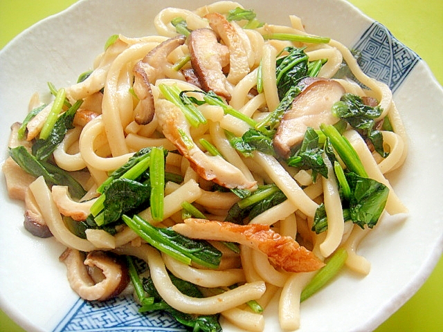 【青じそ】ほうれん草と竹輪の青じそ風味焼きうどん