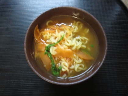 鍋用ラーメンで作る！即席野菜ラーメン★