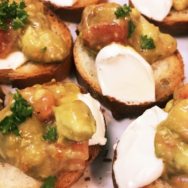 簡単 お手軽 トマトとアボカドのブルスケッタ レシピ 作り方 By ちぴ 楽天レシピ 簡単 お手軽 トマトとアボカドのブルスケッタ レシピ 作り方 By ちぴ 楽天レシピ