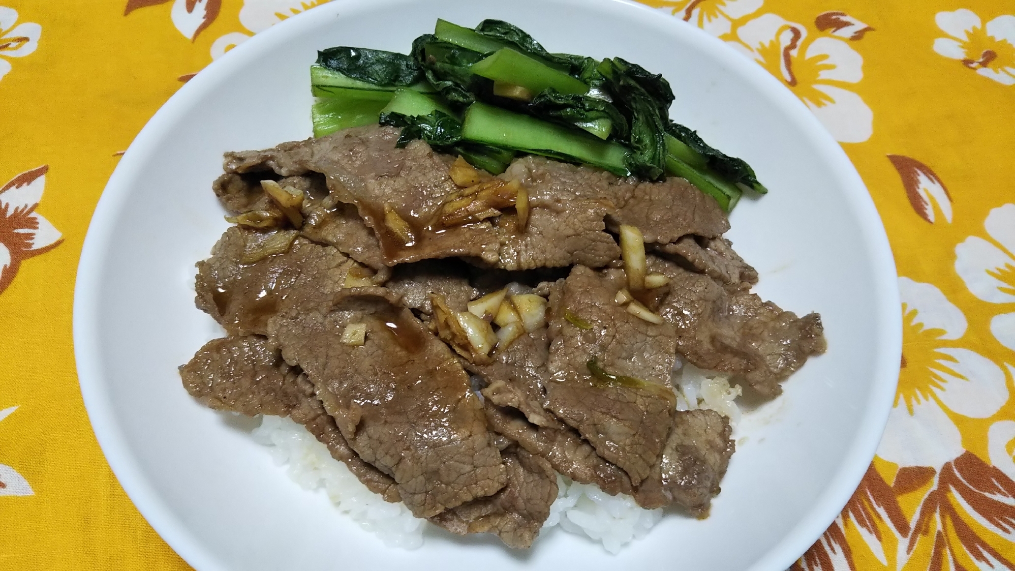 焼き肉のタレとニンニクで簡単焼き肉丼☆